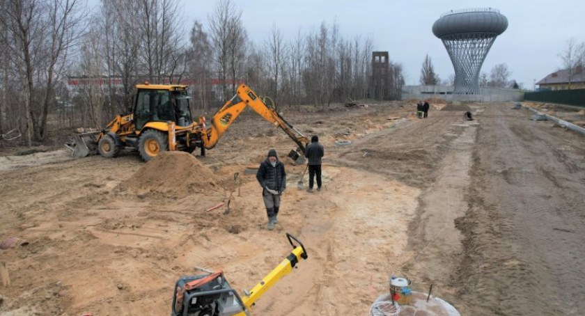W Ciechanowie budują nową drogę. Dojedziemy nią do Torusa