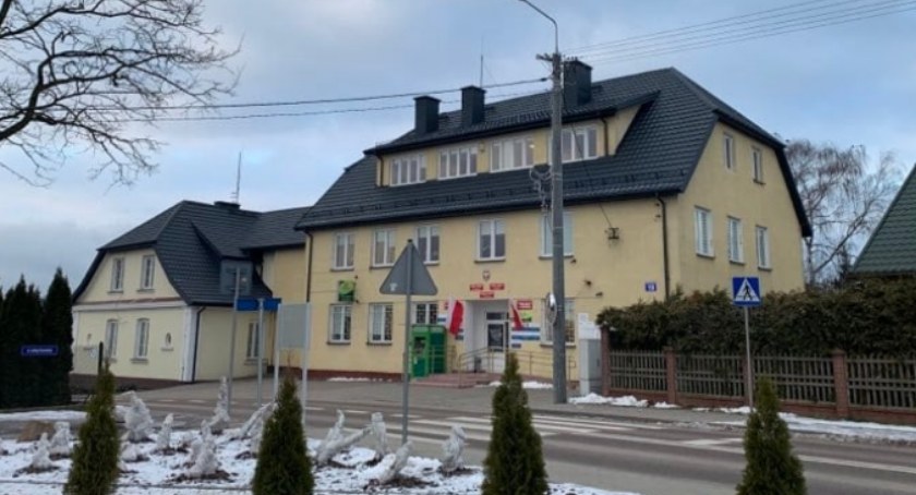 Urząd w Regiminie z nowym dachem [zdjęcia]