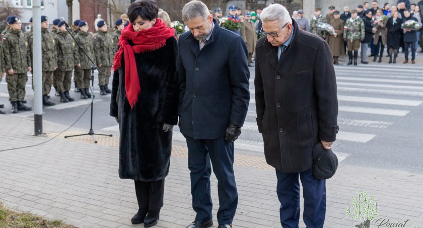 Powiat Ciechanowski uczcił Narodowy Dzień Pamięci Żołnierzy Wyklętych [zdjęcia]