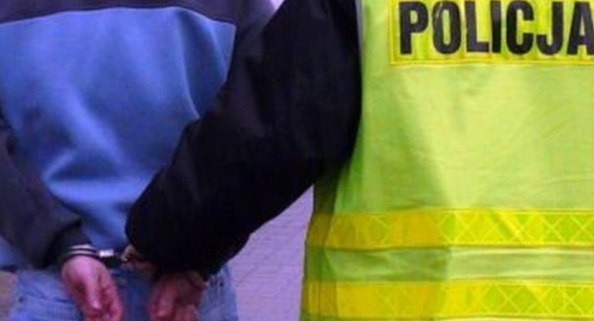 Wprowadził się bez zgody właściciela. Miał przy sobie narkotyki