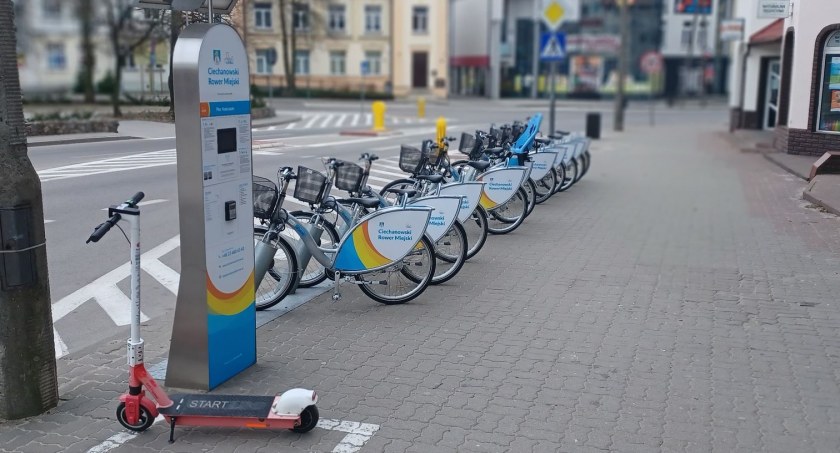 Rowery miejskie i hulajnogi wróciły na ciechanowskie ulice