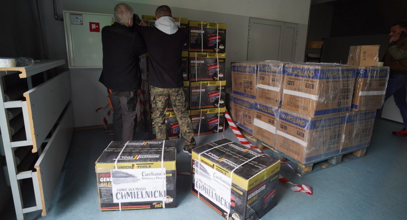 Szósty transport humanitarny trafił z Ciechanowa na Ukrainę [zdjęcia]