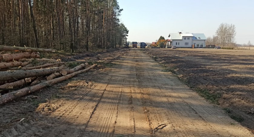 Trwa budowa drogi w gminie Sońsk