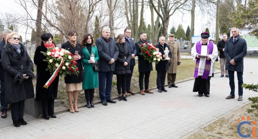 W Ciechanowie uczczono pamięć ofiar katastrofy smoleńskiej [zdjęcia]