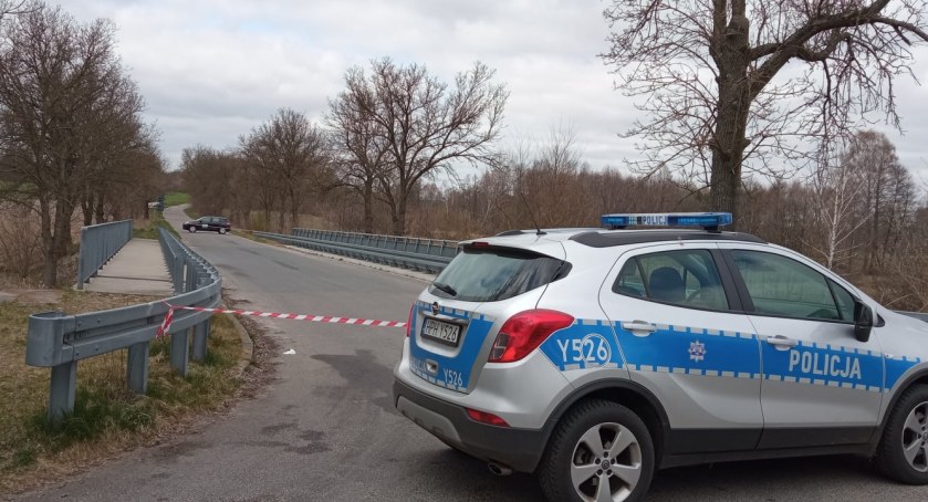 Z mostu zniknęło ponad 20 poprzecznic. Trwa policyjne dochodzenie [zdjęcia]