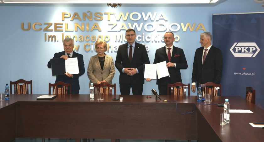 Ciechanowska uczelnia nawiązała współpracę z PKP
