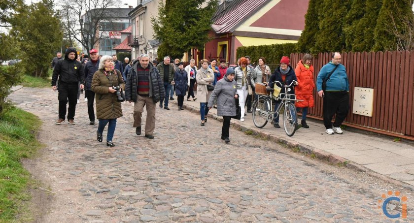 W Ciechanowie wędrowali po nieistniejącym sztetlu [fotorelacja]