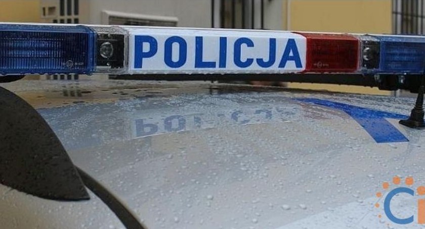 Rozbite BMW i ranny pasażer. Kto kierował autem?