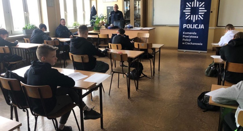 Uczniowie z Ciechanowa i Bądkowa najlepiej w powiecie znają zasady bezpieczeństwa na drogach