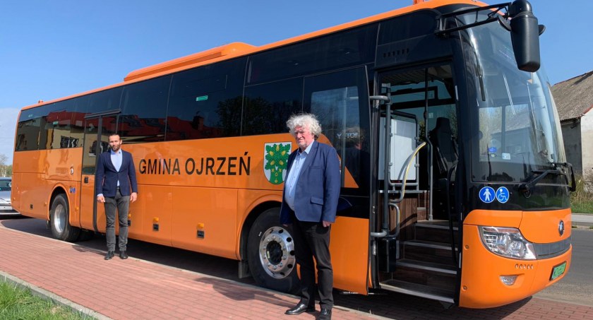 Elektryczny autobus szkolny trafił już do gminy Ojrzeń [zdjęcia]