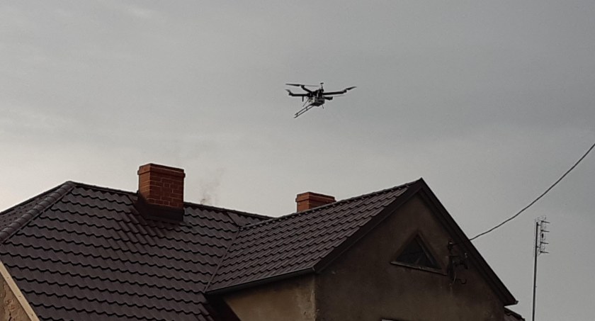 Nad Ciechanowem będzie latał dron. Sprawdzi, czym palą mieszkańcy