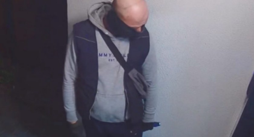 Ukradł 5 rowerów i hulajnogę. Szuka go policja [wideo]
