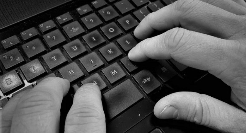 Wirtualna miłość okazała się kosztowna. Został bez pieniędzy i ukochanej żołnierki