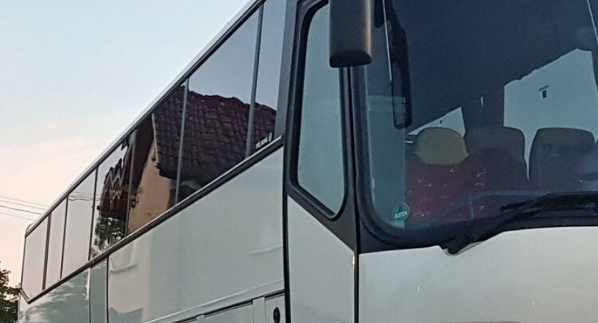 Mieszkanka Ciechanowa miała zawieźć dzieci na szkolną wycieczkę, była po użyciu alkoholu