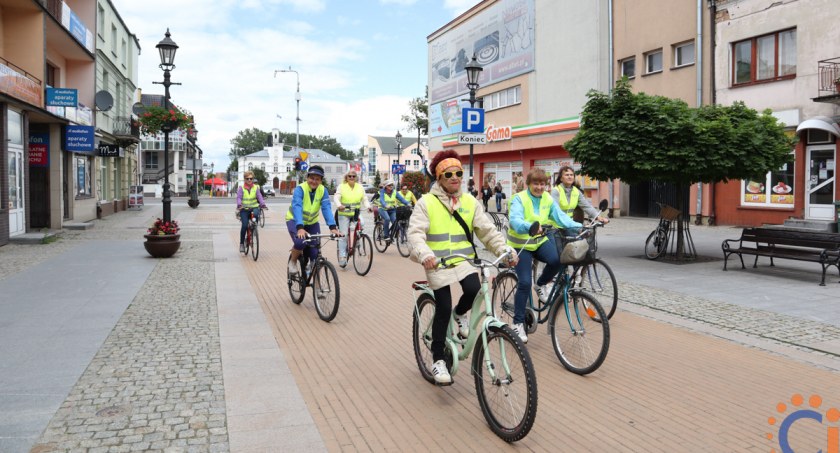 Aktywni seniorzy z Ciechanowa kończą rok akademicki [zdjęcia]