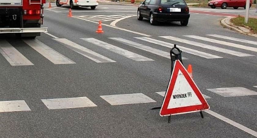 Zjeżdżał z ronda, potrącił na pasach 11-latka