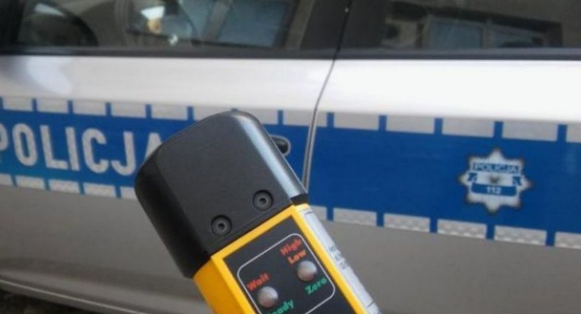 Pomachała policjantce. Kierowała autem kompletnie pijana