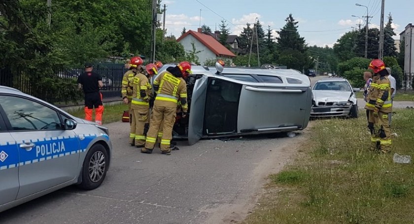 Młody kierowca nie ustąpił pierwszeństwa przejazdu