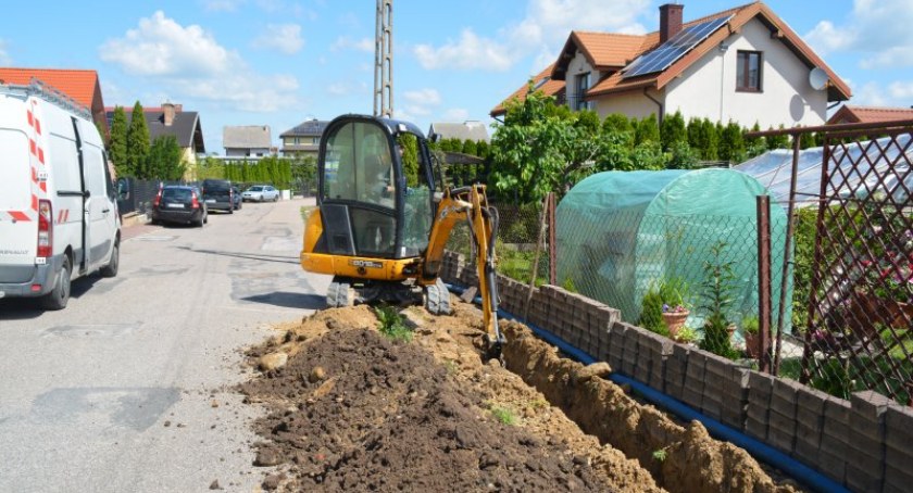 W Ciechanowie budują nowe oświetlenie