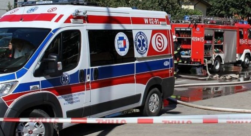 Wypadek podczas pracy z maszyną rolniczą w powiecie ciechanowskim