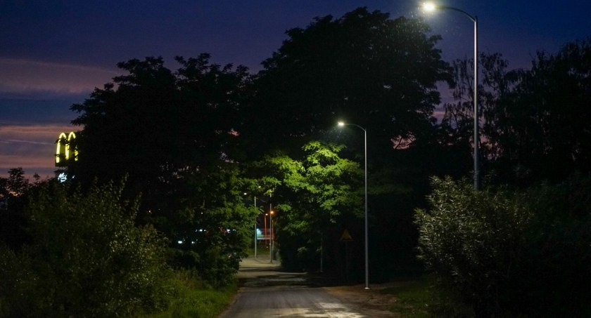 Kolejna ulica w Ciechanowie z nowym oświetleniem
