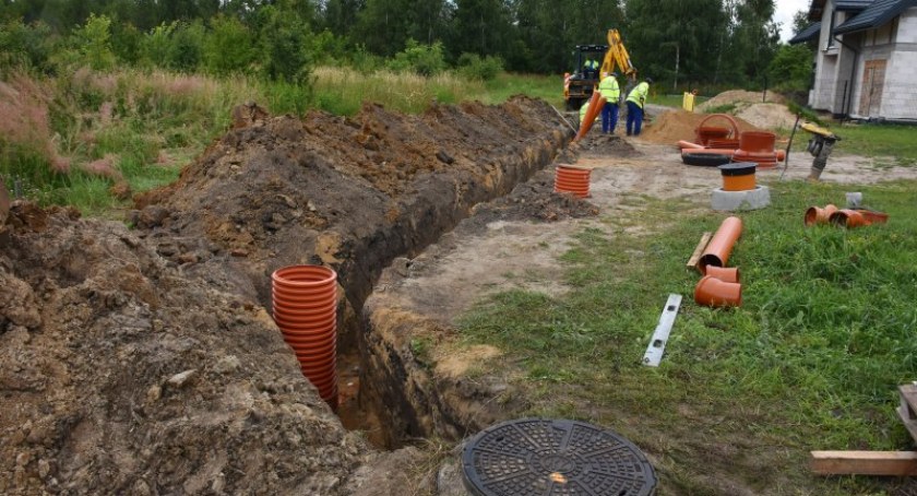 W Ciechanowie powstają kolejne wodociągi i kanalizacja