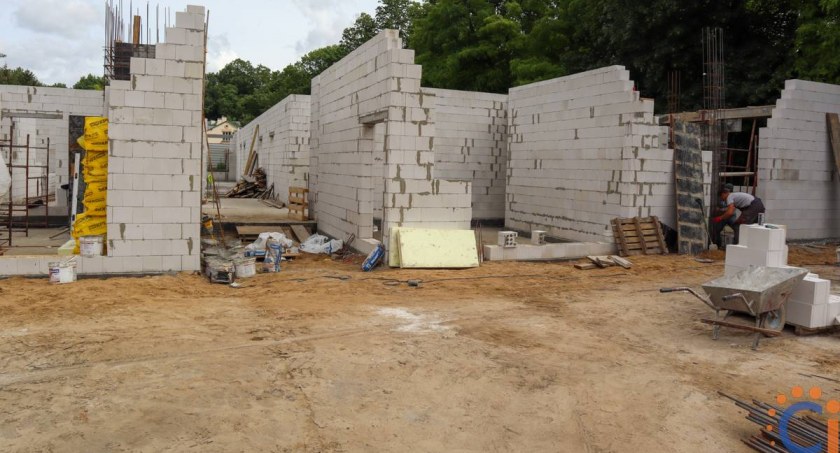 W Ciechanowie powstaje nowoczesny budynek za blisko 8 mln zł [zdjęcia]