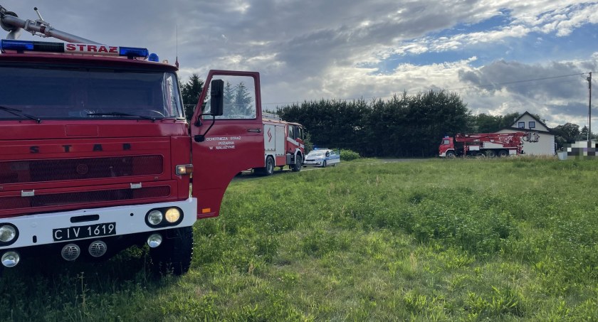 Uratowali mężczyznę z płonącego domu. Groźny pożar w powiecie ciechanowskim