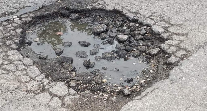 Wasze Info: Prawdziwy slalom gigant na drodze. Czy miasto tego nie dostrzega? 