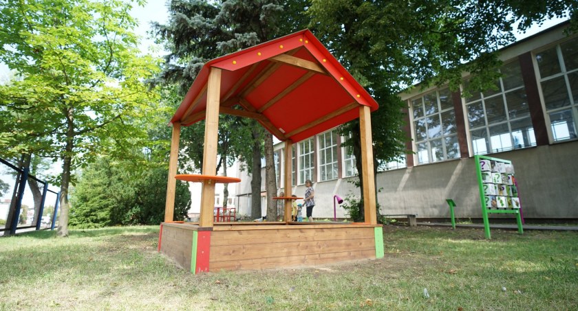 Nowe atrakcje na placu zabaw w Ciechanowie