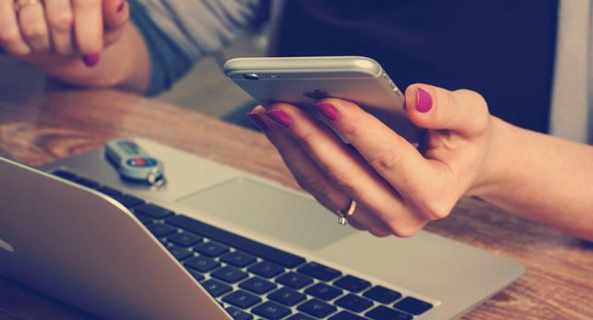 Podsłuchiwanie rozmów na telefonie - co powinieneś wiedzieć? 