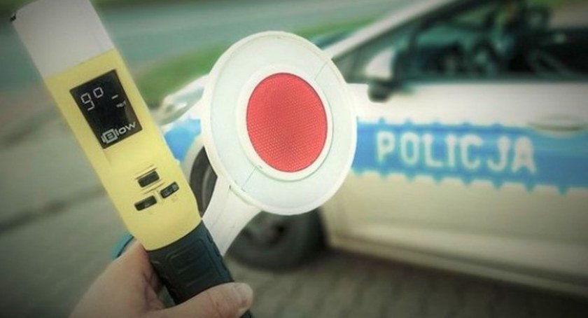 Pijany 74-latek z Ciechanowa kierował Fordem. Zatrzymał go jeden z mieszkańców