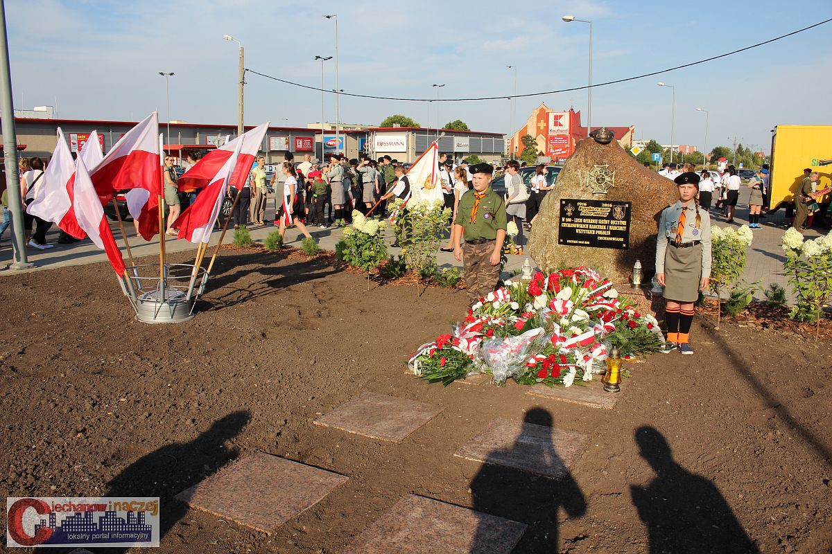 Odsłonięto obelisk na 100-lecie ciechanowskiego harcerstwa (zdjęcia)