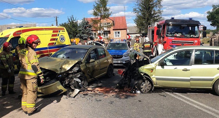 Trzy osoby ranne w wypadku [zdjęcia]