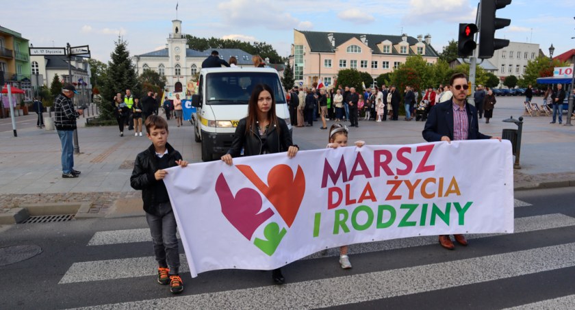 Ulicami Ciechanowa przeszedł Marsz dla Życia i Rodziny [zdjęcia] 