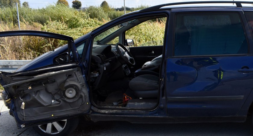 Naprawiali auto, gdy doszło do wypadku [zdjęcia]