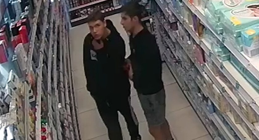 Kradzież w oku kamery. Policja szuka sprawców [zdjęcia]