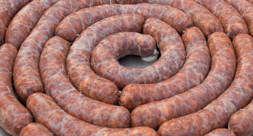 Groźna bakteria w kiełbasie. Jest produkowana w naszym regionie
