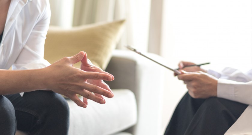 Kiedy udać się do psychologa, a kiedy do psychiatry - sprawdź!