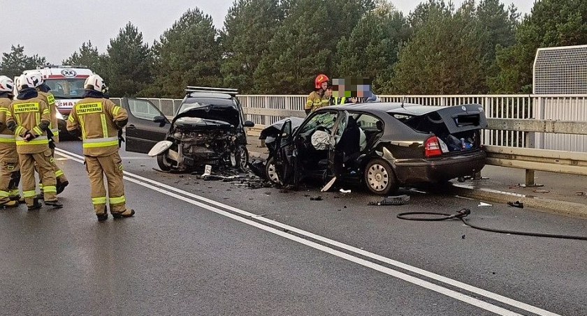Poważny wypadek na wiadukcie [zdjęcia]