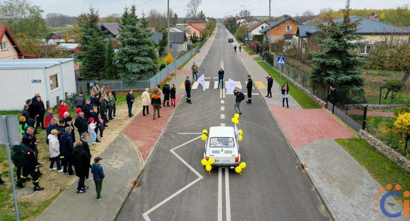 Przebudowana droga w gminie Ciechanów oficjalnie otwarta [zdjęcia]