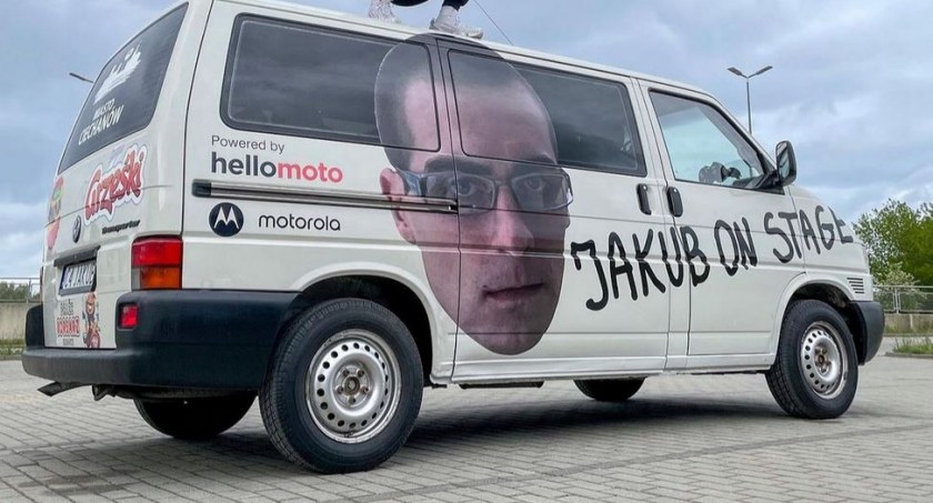 Bus Kuby Grabowskiego na sprzedaż. Dochód z aukcji zasili zbiórkę dla małego Oliwiera