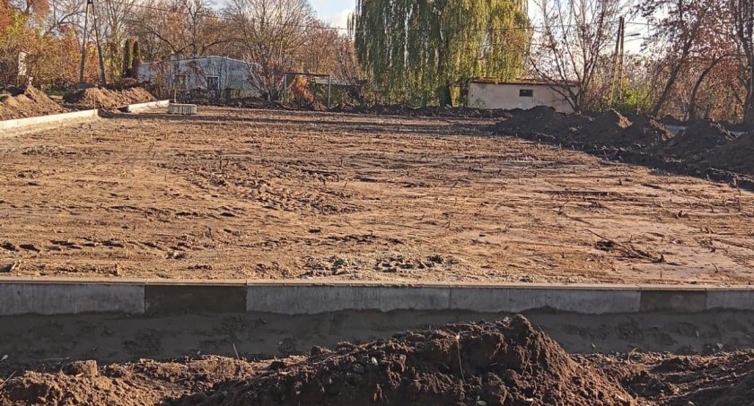 W Ciechanowie budują nowe boisko [zdjęcia]