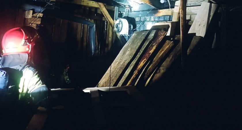 Pożar budynku w gminie Glinojeck [zdjęcia]