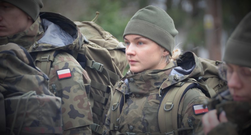 Mistrzowie wśród ochotników. Ponad 70 osób przekroczyło bramę ciechanowskich koszar [zdjęcia]