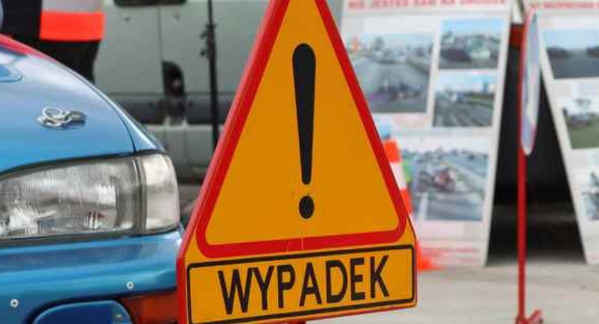 Kierowca Audi uderzył w betonowe bariery. Wcześniej wypił 10 piw