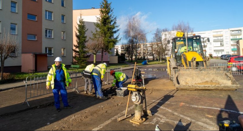 W Ciechanowie budują odwodnienie drogi