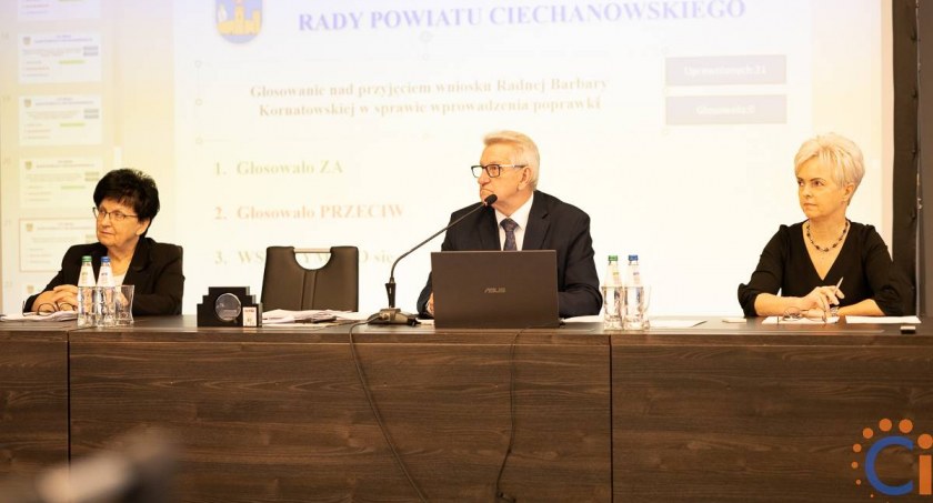 To nie koniec przetasowań w powiecie. Chcą odwołać wiceprzewodniczących rady, będą też zmiany w komisjach
