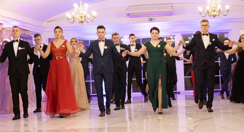Studniówka 2023 w ZSCKR w Gołotczyźnie [zdjęcia/wideo]