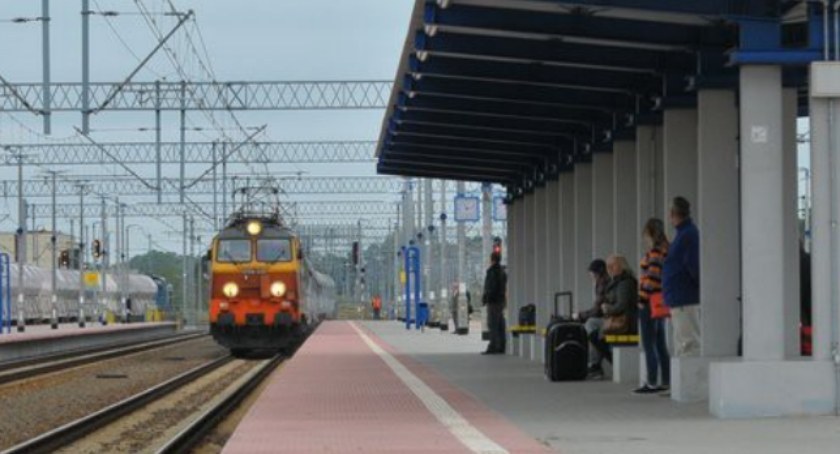 Utrudnienia w ruchu pociągów na linii Ciechanów-Warszawa